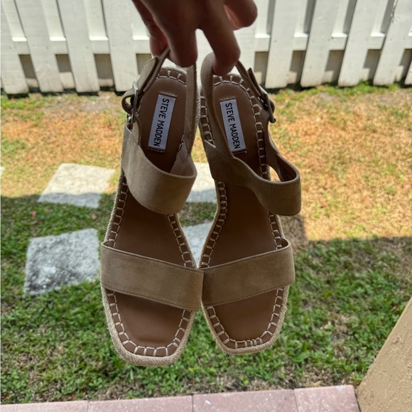 Steve Madden Wedges Sandals - Picture 2 of 4